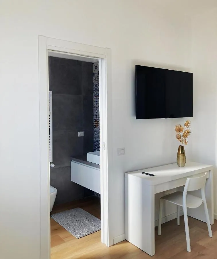 Apartment Elegante E Spazioso Appartamento Milan